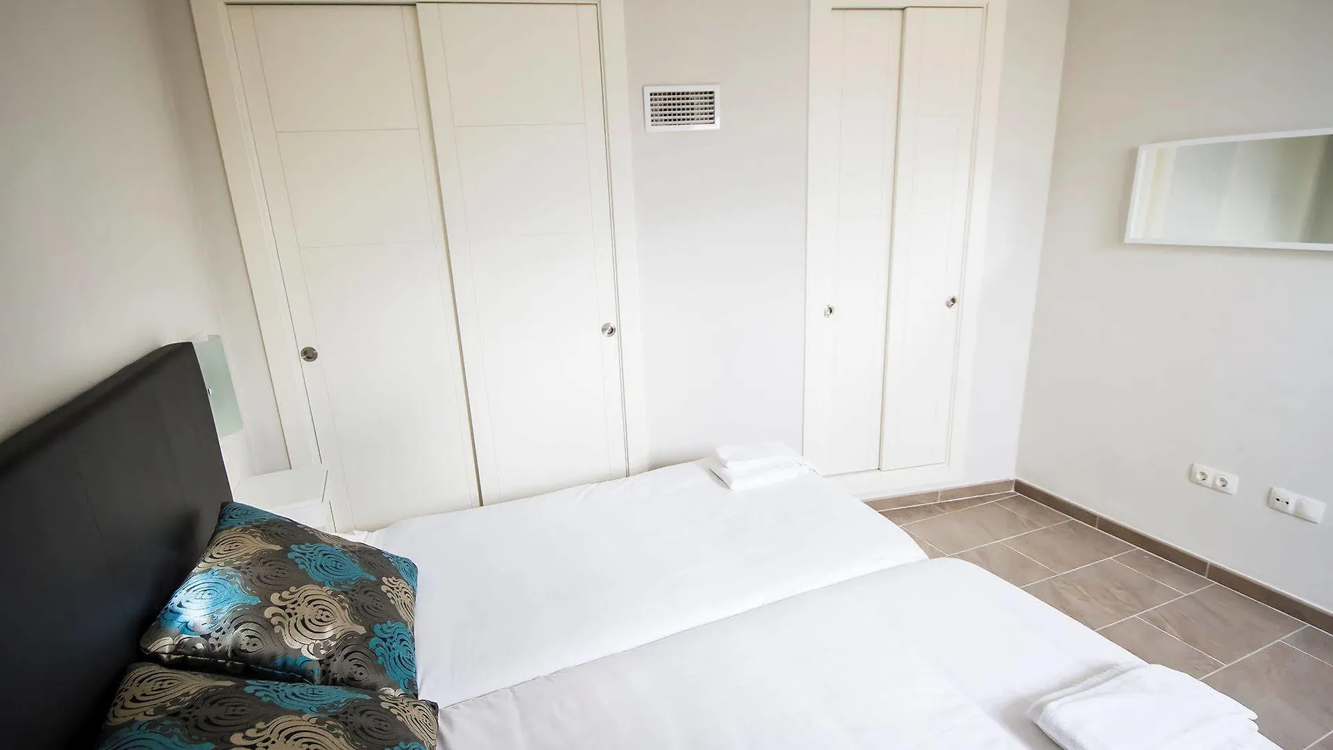 Pinar Apartments Malaga 0*,